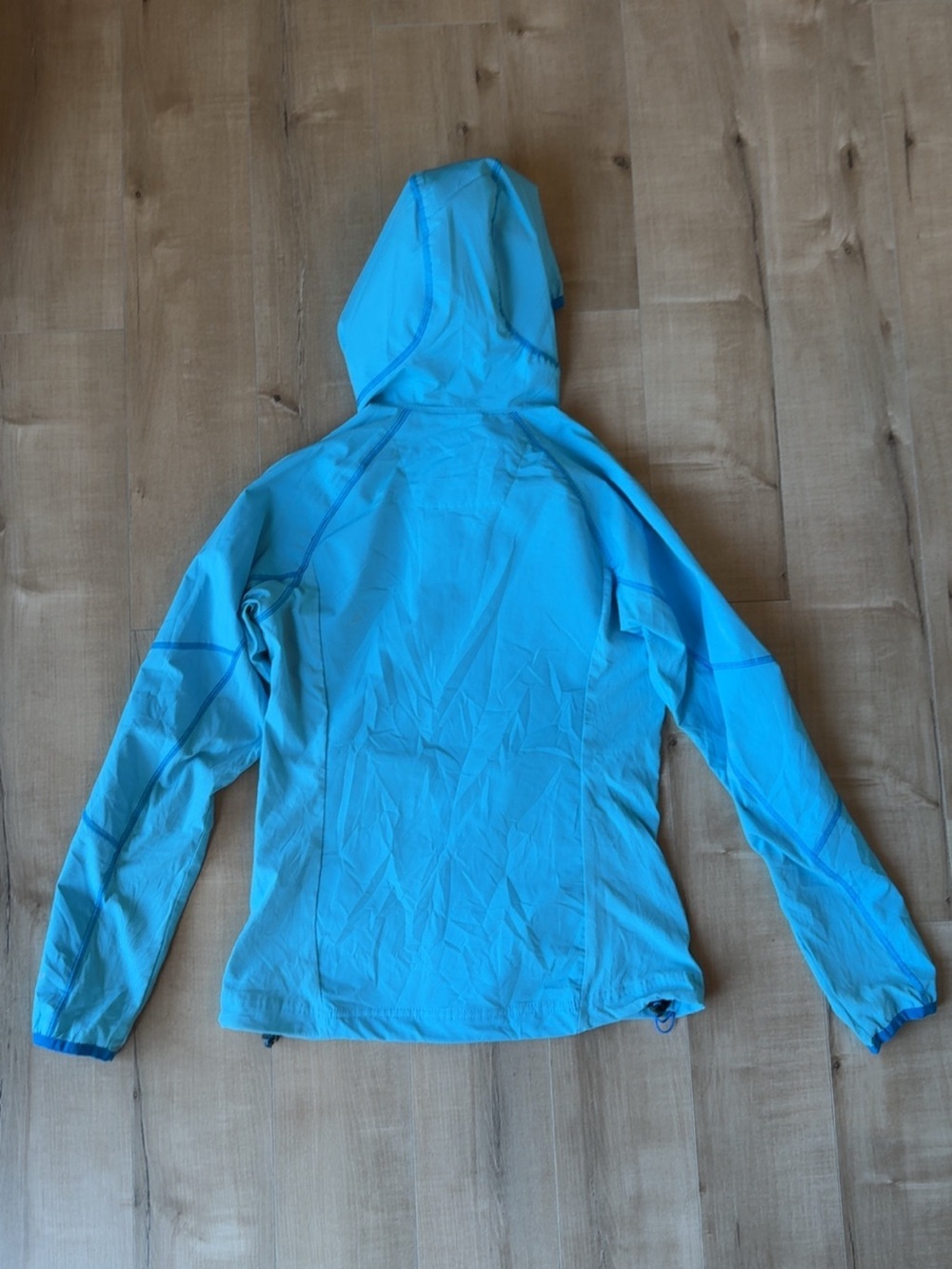 Colombia Jacket - Picture 3 of 10